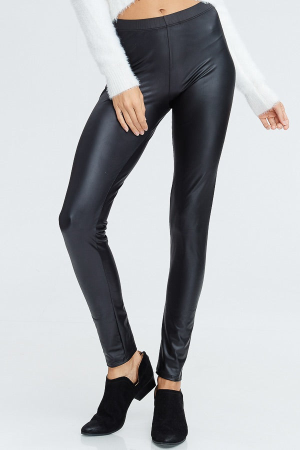 Faux leather leggings easily take a look from day to night. | Leather pants outfit  night, Leather leggings outfit night, Outfits with leggings